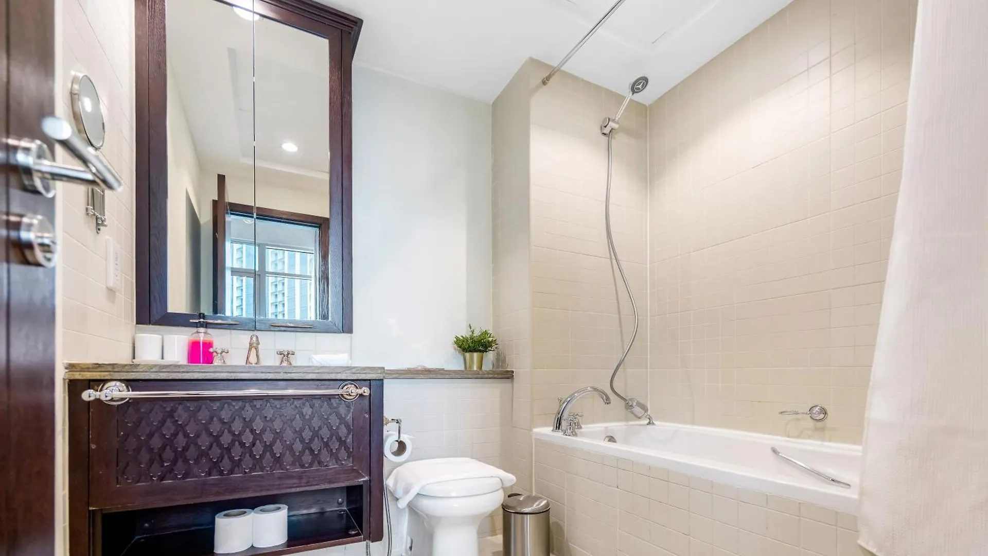 Durrani Homes - Alluring 5Br Penthouse With Burj Khalifa And Fountain View Dubai 0*,